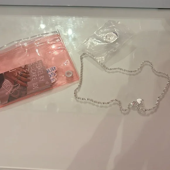 Jewelry - Picture 4 of 4